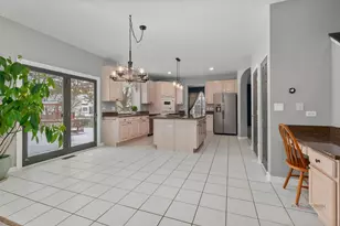 597 Treetop Ln, Gurnee, IL 60031 - Photo 7