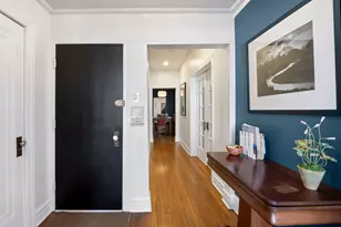 537 W Roscoe St, Chicago, IL 60657 - Photo 9