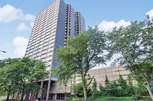 5320 N Sheridan Rd, Chicago, IL 60640 - Photo 1