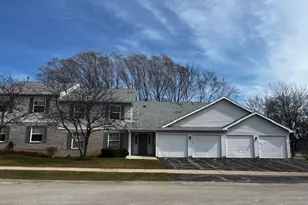 1225 N Red Oak Cir, Round Lake Beach, IL 60073 - Photo 1