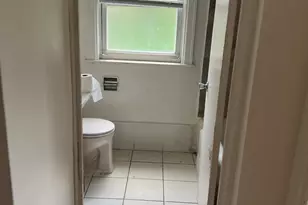 8143 S Colfax Ave, Chicago, IL 60617 - Photo 13