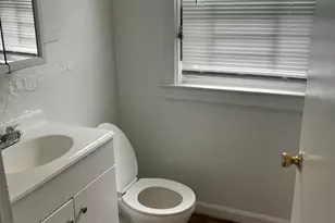 8143 S Colfax Ave, Chicago, IL 60617 - Photo 23