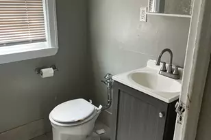 8143 S Colfax Ave, Chicago, IL 60617 - Photo 31