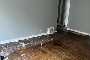 8143 S Colfax Ave, Chicago, IL 60617 - Photo 29