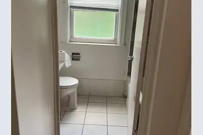 8143 S Colfax Avenue, Chicago, IL 60617 - Photo 9