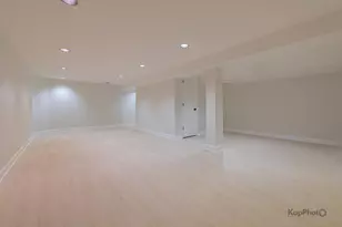 102 N Waterford Dr, Schaumburg, IL 60194 - Photo 19