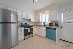 102 N Waterford Dr, Schaumburg, IL 60194 - Photo 5