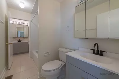 102 N Waterford Drive, Schaumburg, IL 60194 - Photo 17