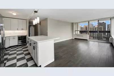 1455 N Sandburg Terrace #1802, Chicago, IL 60610 - Photo 3