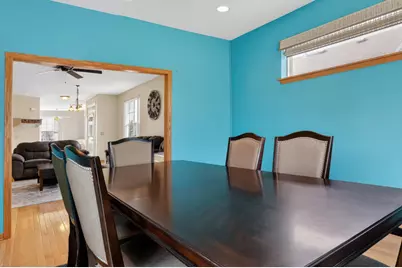 39 W Vandermeer Drive, Antioch, IL 60002 - Photo 7