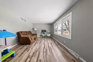 414 Betty St, Verona, IL 60479 - Photo 3