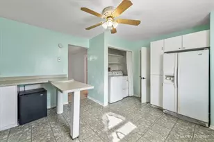 331 Orange St, Elgin, IL 60123 - Photo 9