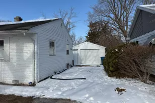 702 E Oak St, Watseka, IL 60970 - Photo 3