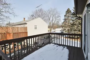 100 Barberry Dr, Crystal Lake, IL 60014 - Photo 27