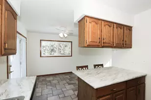 100 Barberry Dr, Crystal Lake, IL 60014 - Photo 11