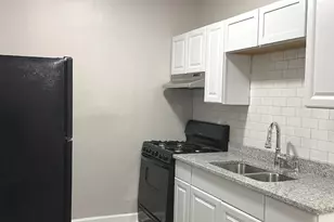 8400 S Burley Ave, Chicago, IL 60617 - Photo 9