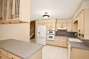917 W Army Trail Blvd, Addison, IL 60101 - Photo 3