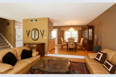 917 W Army Trail Boulevard, Addison, IL 60101 - Photo 7