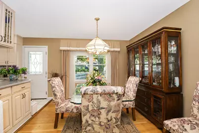 917 W Army Trail Boulevard, Addison, IL 60101 - Photo 5
