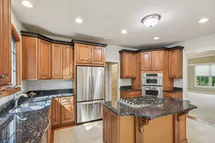 27W327 Williams St, Winfield, IL 60190 - Photo 7