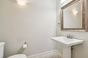 27W327 Williams St, Winfield, IL 60190 - Photo 11