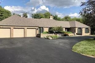 36 Seneca Ave E, Hawthorn Woods, IL 60047 - Photo 1