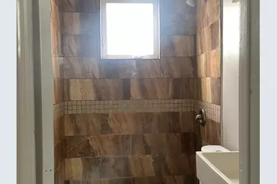 8330 S Buffalo Avenue, Chicago, IL 60617 - Photo 9