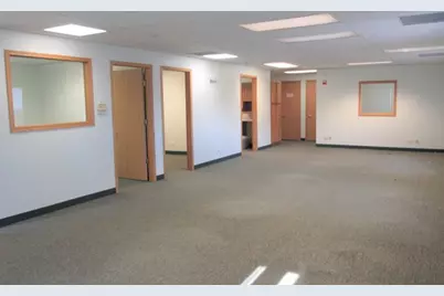 725 E Irving Park Road, Roselle, IL 60172 - Photo 3