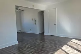 2044 E 72nd Pl, Chicago, IL 60649 - Photo 3