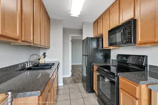 5950 Oakwood Dr, Lisle, IL 60532 - Photo 11