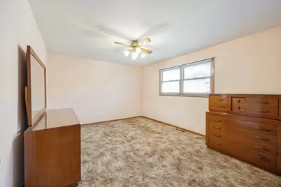 8307 S 77th Court, Bridgeview, IL 60455 - Photo 7