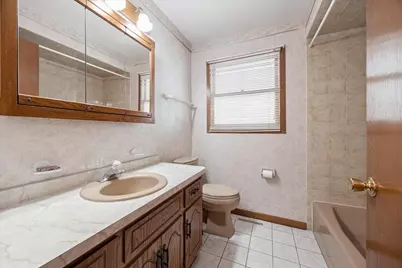 8307 S 77th Court, Bridgeview, IL 60455 - Photo 11