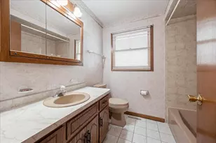 8307 S 77th Ct, Bridgeview, IL 60455 - Photo 11