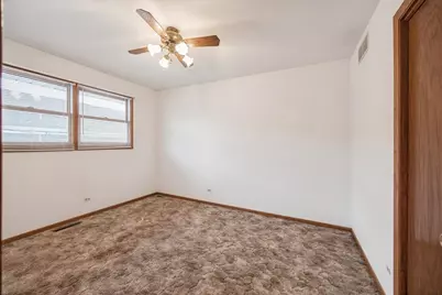 8307 S 77th Court, Bridgeview, IL 60455 - Photo 9