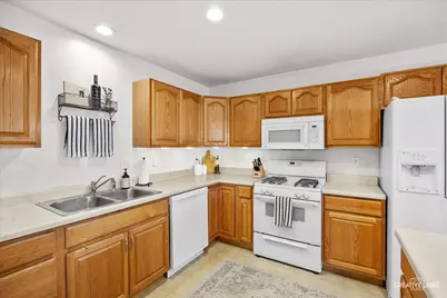 674 S Peace Road #674, Sycamore, IL 60178 - Photo 7