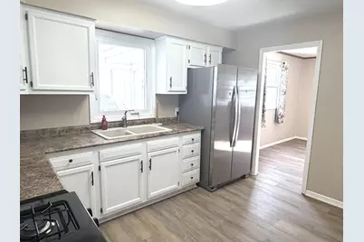 2007 Schuyler Drive, Peru, IL 61354 - Photo 3