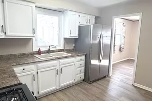 2007 Schuyler Dr, Peru, IL 61354 - Photo 3