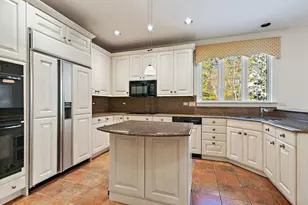 849 Country Club Ln, Northbrook, IL 60062 - Photo 11