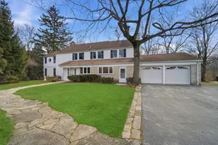 200 Braeburn Rd, Highland Park, IL 60035 - Photo 1