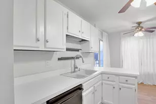 7010 Brighton Ct, Woodridge, IL 60517 - Photo 15