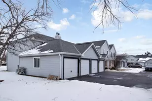 7010 Brighton Ct, Woodridge, IL 60517 - Photo 3