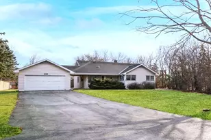 2065 Walnut Cir, Northbrook, IL 60062 - Photo 7
