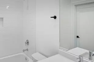 1304 S Ashland Ave, Chicago, IL 60608 - Photo 9