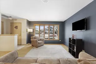 878 S Parkside Ave, Elmhurst, IL 60126 - Photo 5