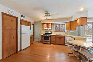 1040 Beau Brummel Ct, Sleepy Hollow, IL 60118 - Photo 13