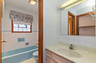 1040 Beau Brummel Ct, Sleepy Hollow, IL 60118 - Photo 23