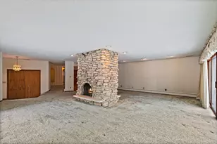 1040 Beau Brummel Ct, Sleepy Hollow, IL 60118 - Photo 7