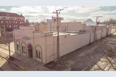 210 W Spring Street, Freeport, IL 61032 - Photo 3