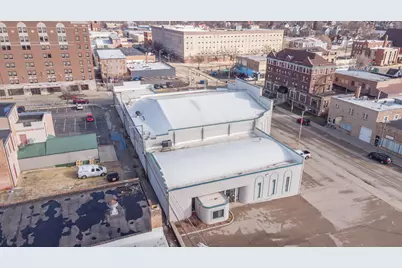 210 W Spring Street, Freeport, IL 61032 - Photo 5