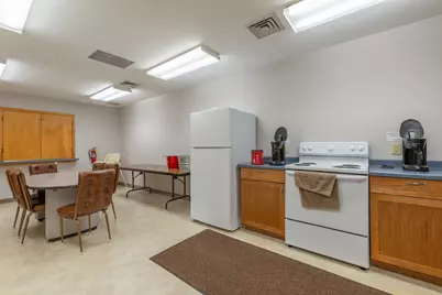 210 W Spring Street, Freeport, IL 61032 - Photo 41